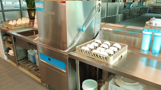 China Eco - Vriendschappelijke Kaptype Afwasmachine met Hard Roestvrij staalmateriaal leverancier